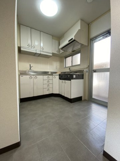 【キッチン】 | ライフヒルズ富雄