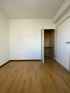 【洋室】 | ライフヒルズ富雄