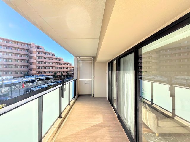 ルネ横浜戸塚のバルコニー|◆日当たり良好なバルコニー！毎日のお洗濯にも嬉しいですね！
