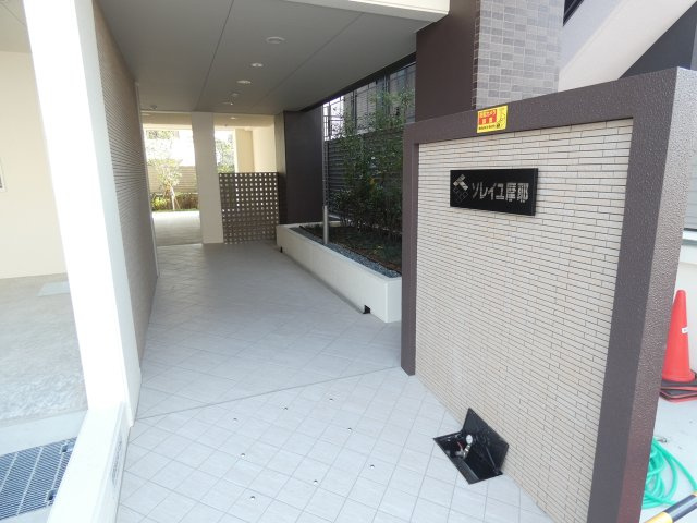 ソレイユ摩耶のエントランス