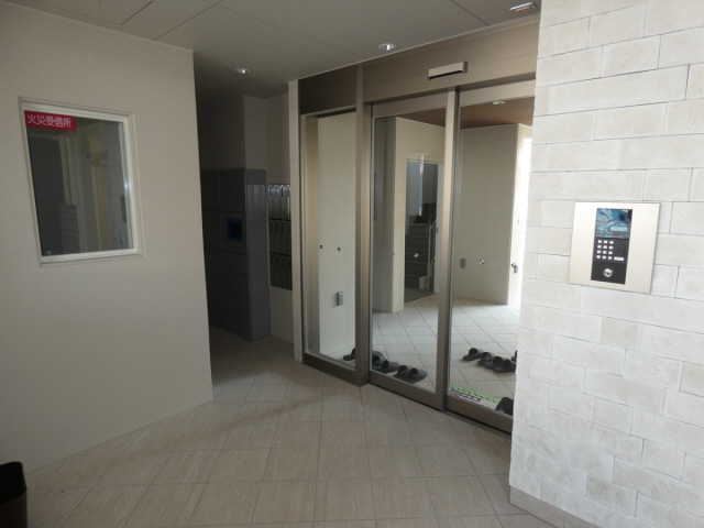 ソレイユ摩耶のエントランス