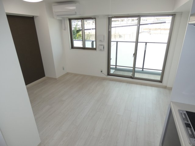 ソレイユ摩耶の居間・リビング