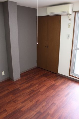 Grand Life春日野道（旧ハイツ坂本）の居間・リビング