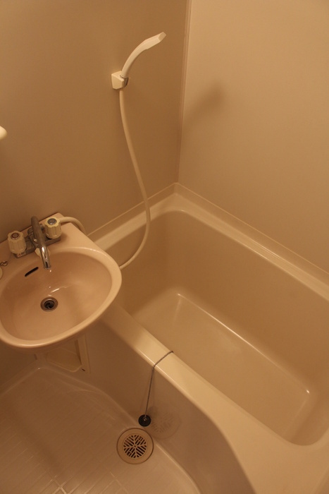 Grand Life春日野道（旧ハイツ坂本）の浴室