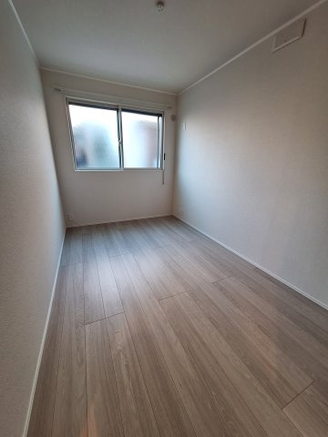 Ｈａｌｅ　Ｌｉｎｏの寝室