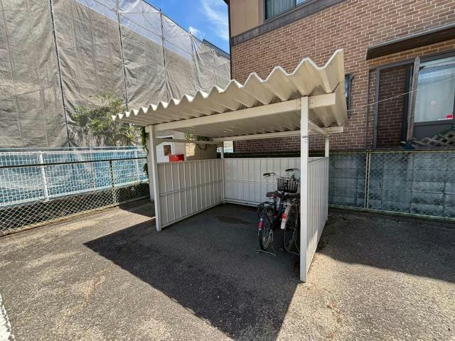 セジュールタデノの駐車場