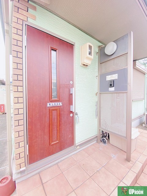 ウエストヴィラヒカリの玄関