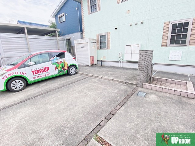 ウエストヴィラヒカリの駐車場