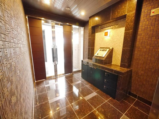 プロトシティトバタのエントランス