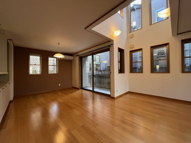 【居間・リビング】の画像