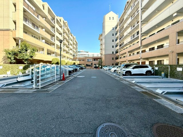 新山下ベイシティ第６号棟の駐車場|静穏な環境で、自分らしい暮らしを。