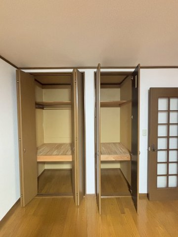 朝霞市三原３丁目のアパートの収納