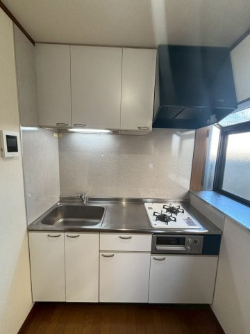 朝霞市三原３丁目のアパートのキッチン
