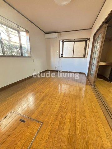 朝霞市三原３丁目のアパートの寝室