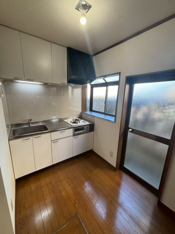 朝霞市三原３丁目のアパートのキッチン