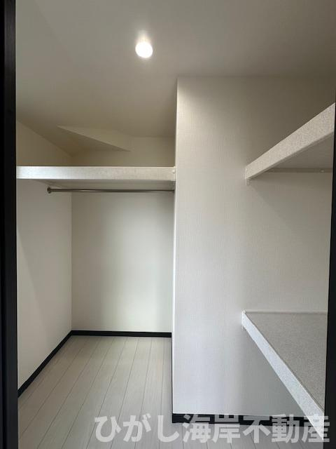 平塚市田村5丁目　中古戸建の収納|新規リフォーム完了！　ウォークインクローゼット