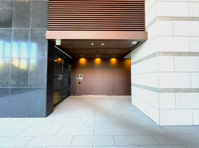 グランドメゾン白金の杜ザ・タワーのエントランス