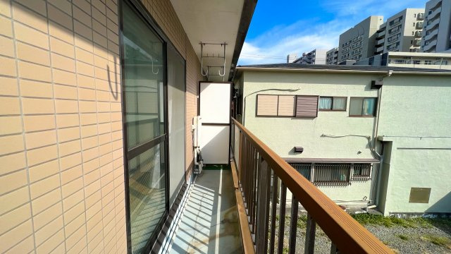 若松ハイツのバルコニー