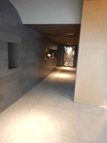 プラウド渋谷東のエントランス
