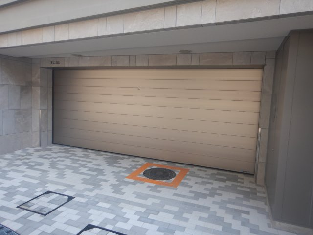 プラウド渋谷東の駐車場