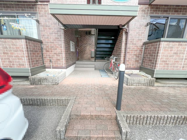 ラ･クレール薊野のエントランス