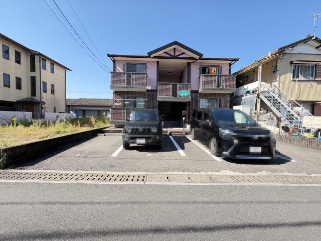 ラ･クレール薊野の駐車場