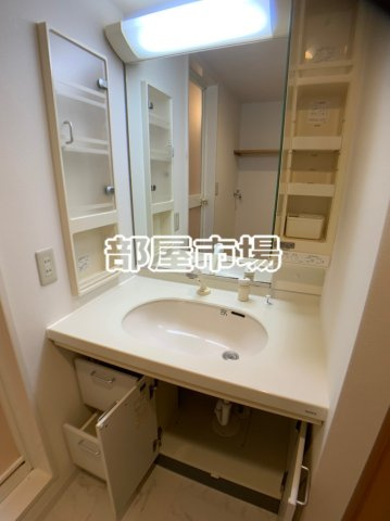 アルテール新御徒町の洗面所|収納