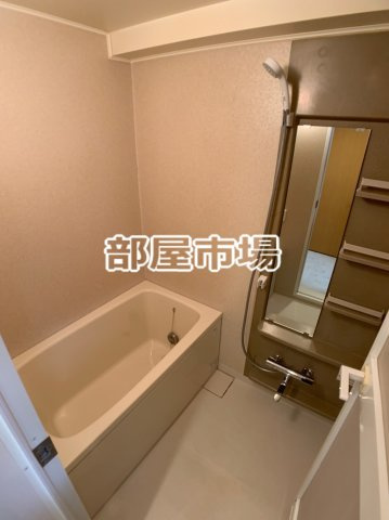 アルテール新御徒町の浴室