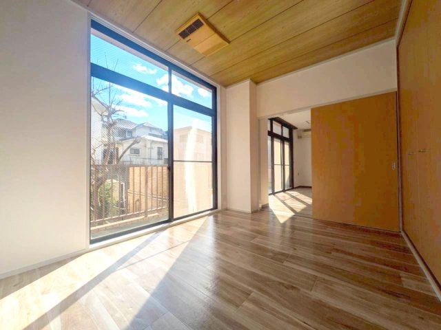 寿屋ビルの居間・リビング