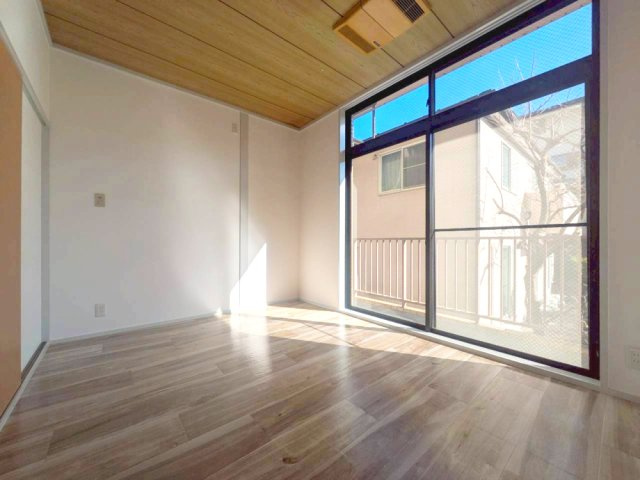 寿屋ビルの居間・リビング