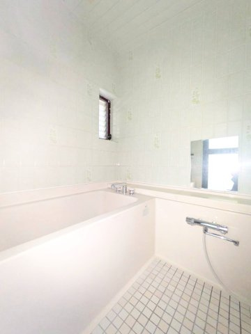 寿屋ビルの浴室