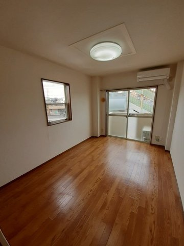 ヴィラ・エテルノの居間・リビング