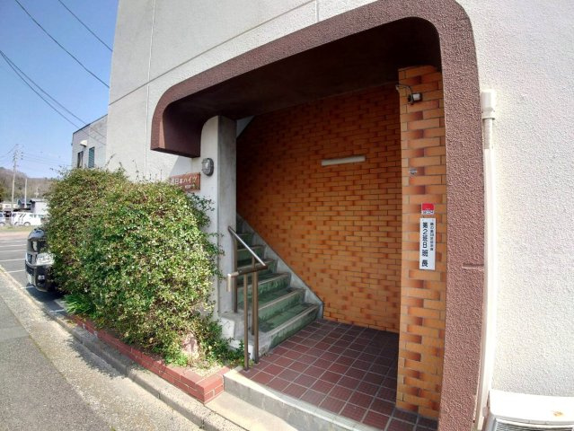 西日本ハイツのエントランス