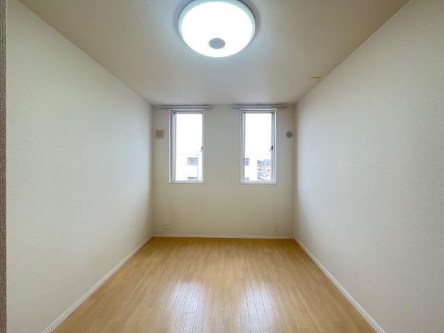 ハイツ江昭　Ｂ棟の内装|洋室