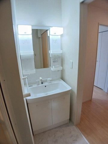 ネオ　ユニヴァースの洗面所