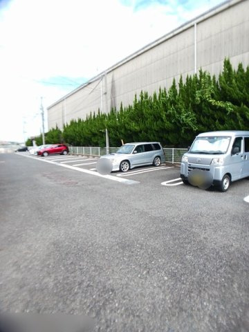 サニー・レジデンス　Ｂの駐車場