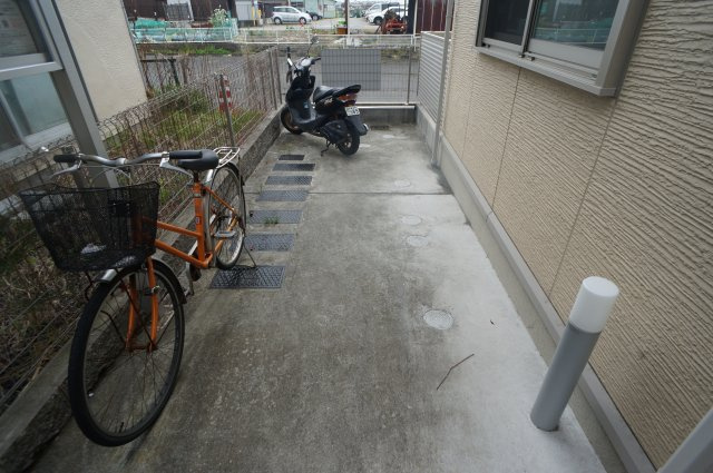 プラムコート大安寺　Ａ棟の駐車場