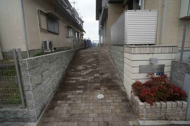 プラムコート大安寺　Ａ棟のエントランス