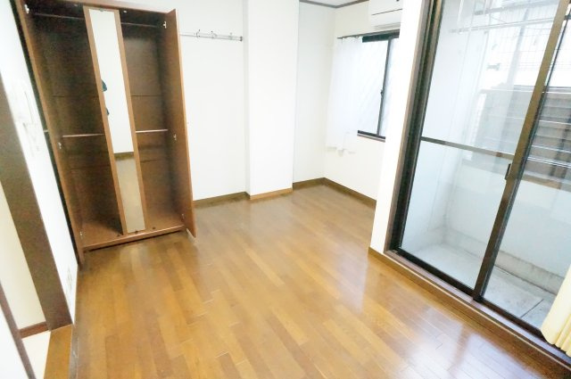 ディアコートＹＯＳＨＩＭＵＲＡの居間・リビング