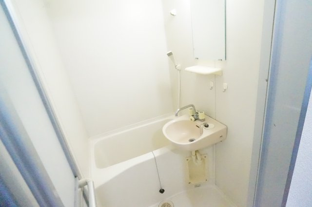 ディアコートＹＯＳＨＩＭＵＲＡの浴室