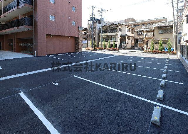 プレジオ関目 の駐車場