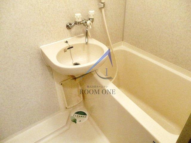 スカイコート池袋東口の浴室|お風呂です。