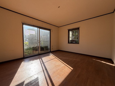 【居間・リビング】 | 飯島邸A【SHM】 | １F洋室8.5帖