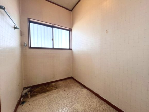 小山市大字羽川　中古注文住宅、小金井駅まで歩いて10分♪の脱衣所