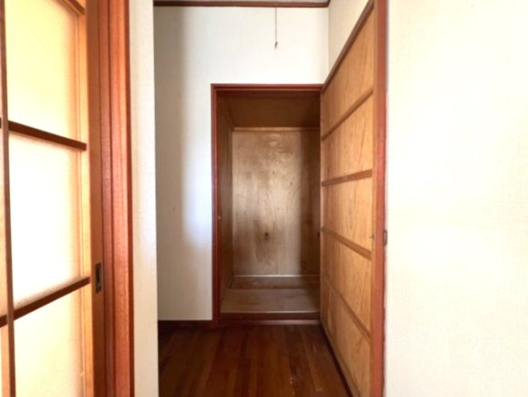 小山市大字羽川　中古注文住宅、小金井駅まで歩いて10分♪の収納|階段下収納　約1.5帖