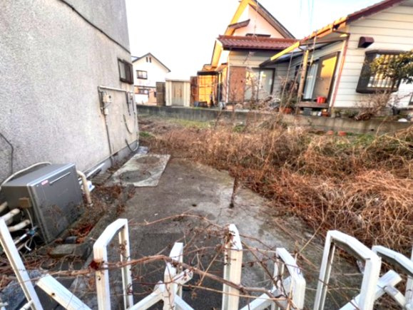 小山市大字羽川　中古注文住宅、小金井駅まで歩いて10分♪の駐車場|1台駐車