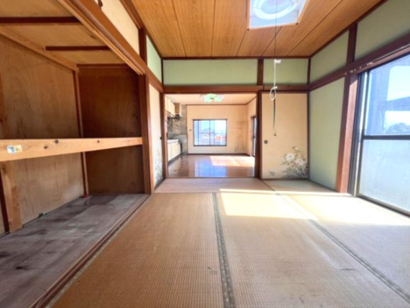 小山市大字羽田　中古注文住宅、小金井駅まで歩いて10分♪の和室|明るい和室です