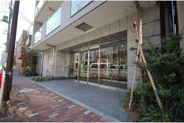 ライツェント石島のエントランス