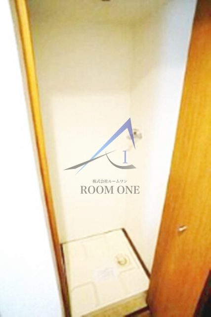 グランヴァン東中野Ⅱの設備|洗濯機置き場です。