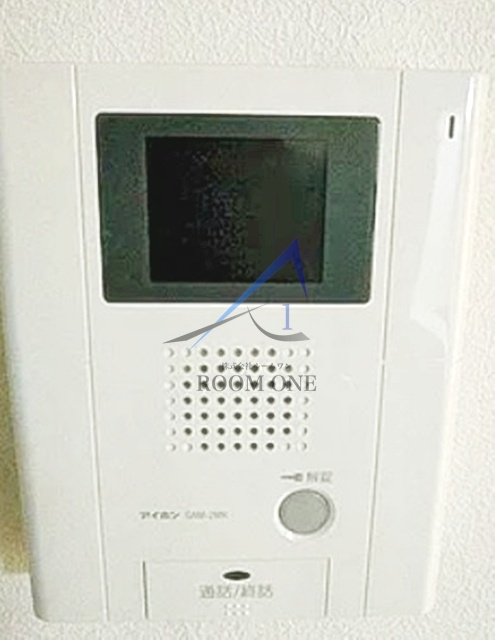 シャーメゾン竹の塚のセキュリティ|モニター付きインターホンです。